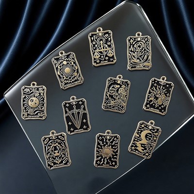 Edelstahl -Tarotkarten Anhänger Halskette